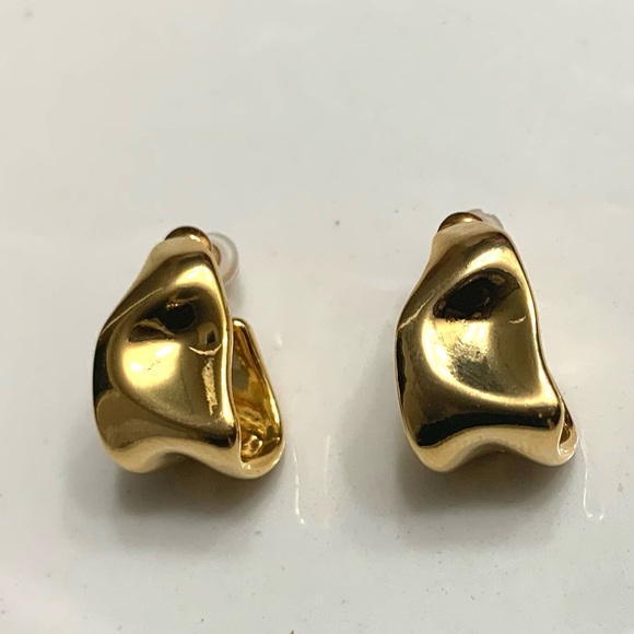 18k Gold Plated Billie Textured Chunky Earring - Picture 1 of 4
